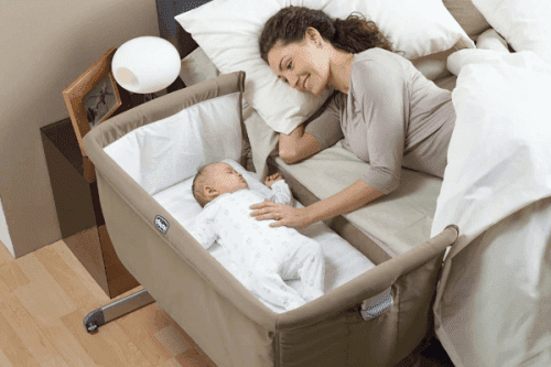 mom and baby co-sleeping in the bedroom