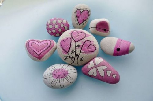 Decorating Stones: Simple, Beautiful Crafts