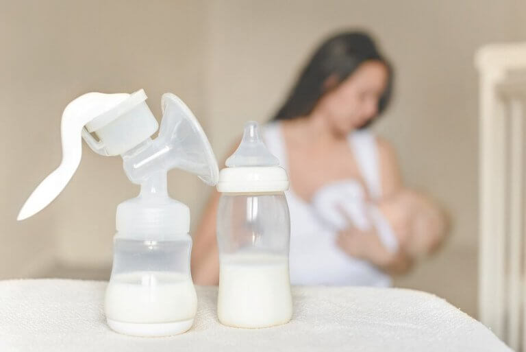 6 Useful Accessories for Breastfeeding