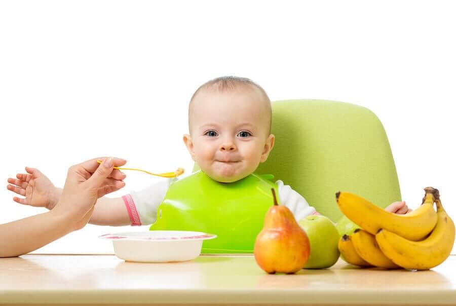 How to Help Your Baby Try New Foods