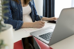 6 Common Questions About Maternity Leave