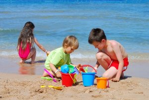 Best Toys to Take on Vacation This Year