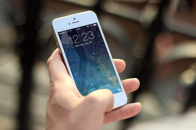 Should Kids Use Their Phone in School?