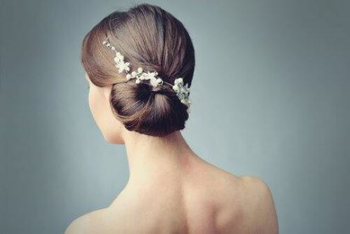 Bridal Headpieces: Romantic Styles with Flowers