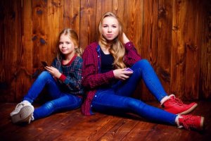 What Influences the Relationship Among Siblings During Adolescence?