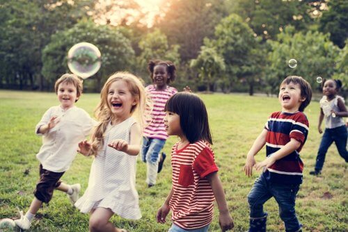 4 Children's Stories About Friendship and Their Benefits
