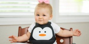 8 Fun Ways to Decorate Baby Bibs