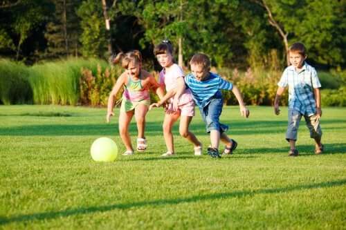 3 Outdoor Games That Your Children Can