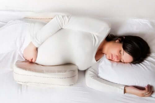 Types of Pillows for Pregnant Women
