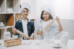 4 Ways to Help Children Make Friends