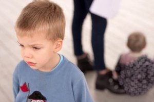 A Parent's Guide to Jealousy Between Siblings