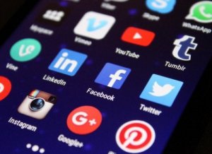 At What Age Should Children Start Using Social Media?
