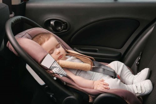 Child safety seats should be facing the back of the car.