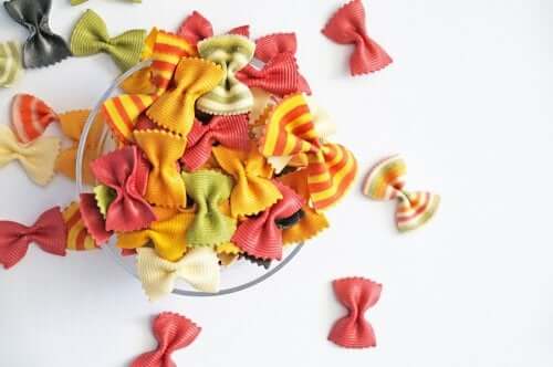 Crafts Your Children Can Make with Pasta