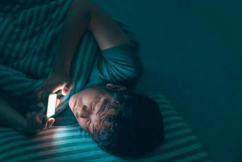 Disconnection Anxiety from Social Media