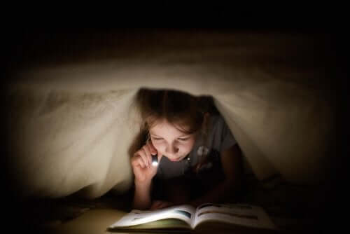 Lights Out, It's Time to Read – Books to Enjoy in the Dark