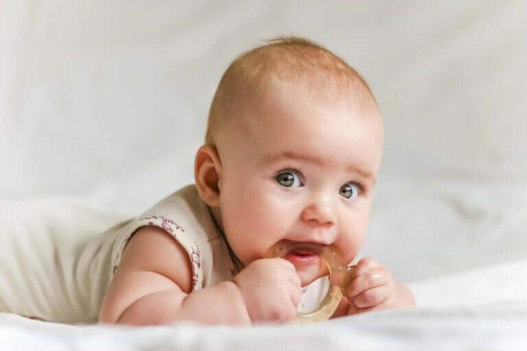 What Are the Symptoms of Teething in a Baby?