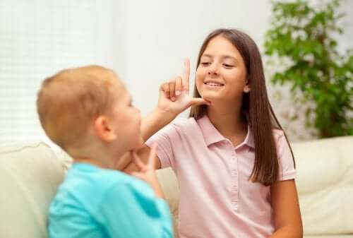 Communication Systems for Deaf Children