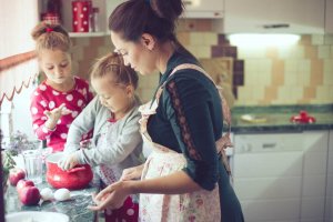 12 Ideas to Be a Fun Mom