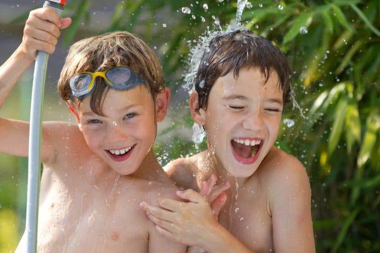 6 Great Water Games for Summer Fun