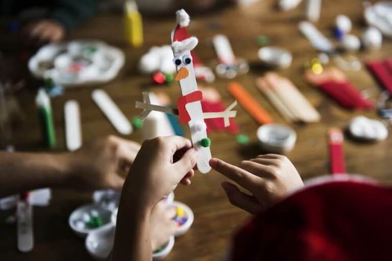 5 Children's Crafts with Ice Cream Sticks
