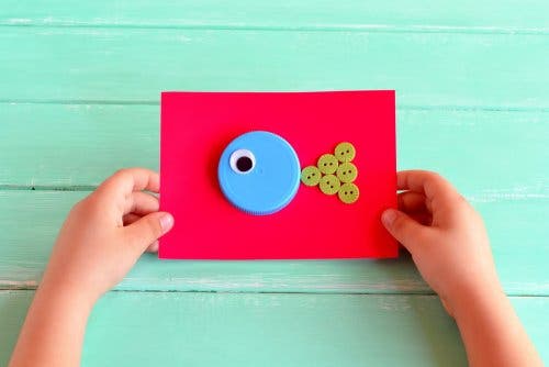 Crafts for Kids Using Bottle Tops: 4 Ideas