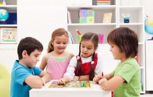 4 Educational Games to Play With Your Family