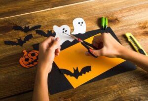 Some Terrifically Fun Crafts for Halloween