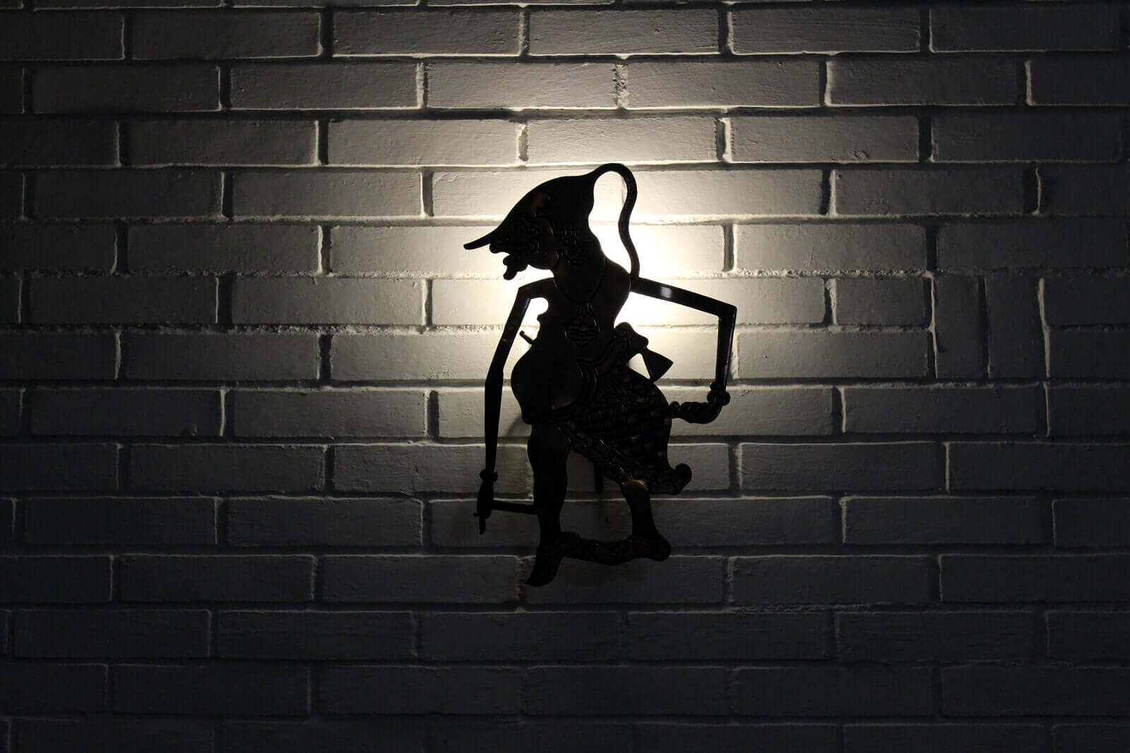 A shadow lamp.
