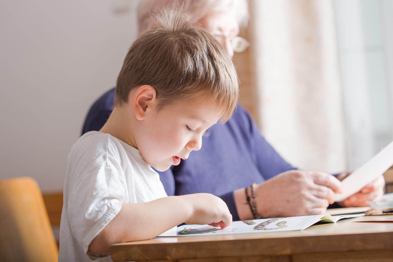 10 Ways to Encourage Reading and Writing in Children