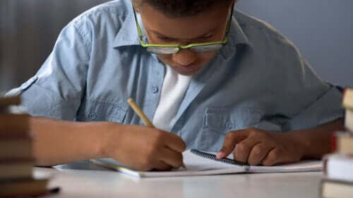Childhood Dyslexia: Symptoms, Causes and Treatment