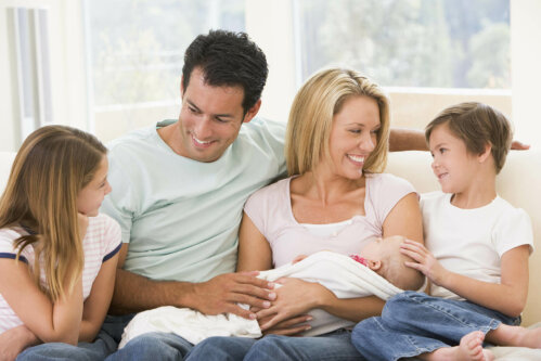 What You Should Avoid When Visiting a Newborn