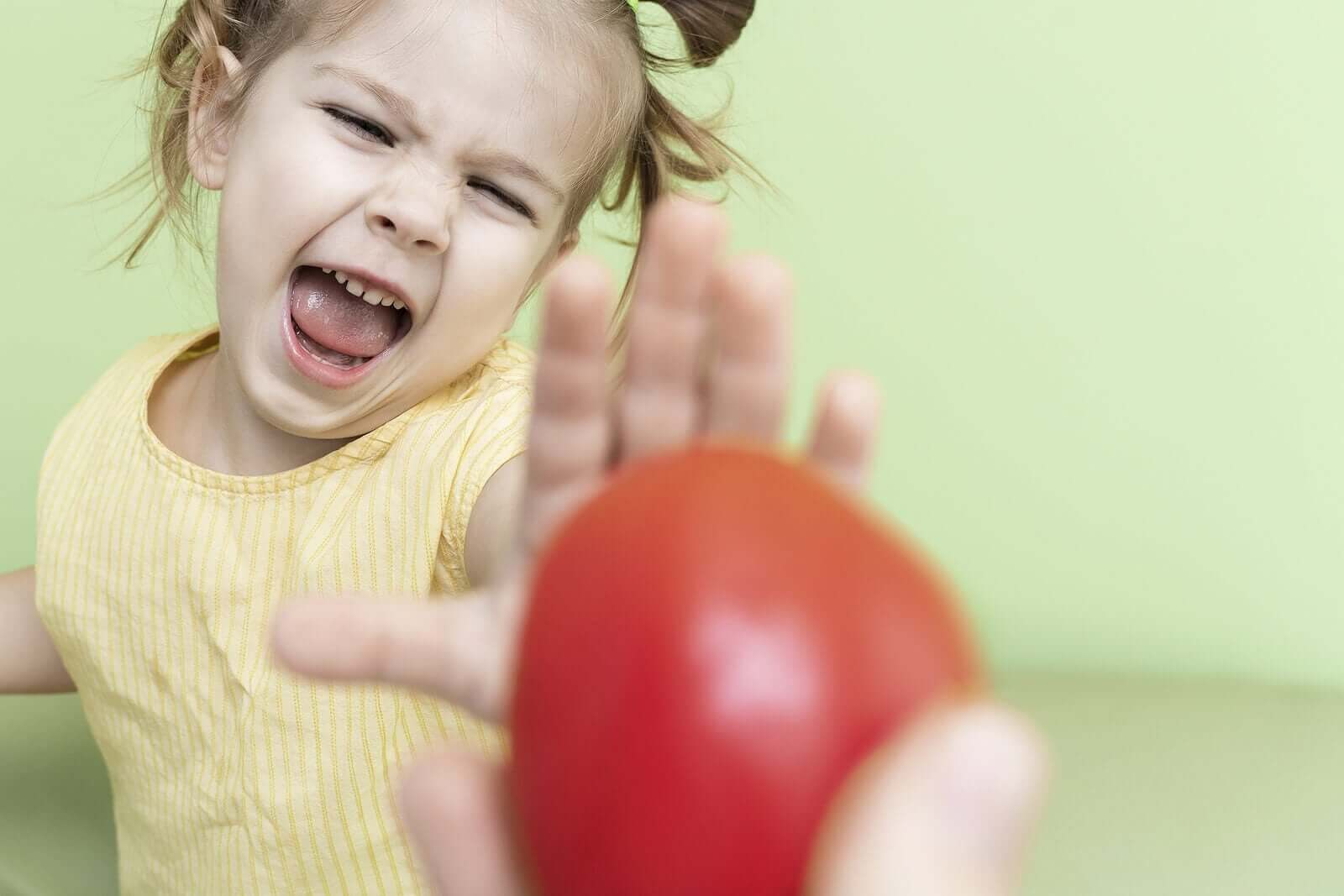 My Child Is Scared of Choking While Eating: What Can I Do?