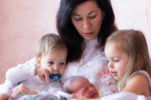 What You Should Avoid When Visiting a Newborn