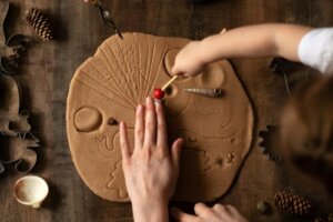 Playing with Clay Stimulates Children and Makes Them Happy!