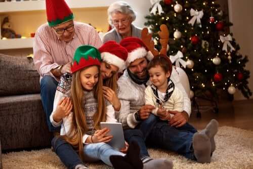 11 Family Christmas Photo Ideas