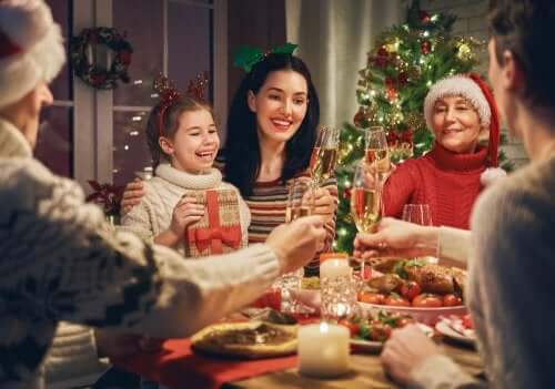 Familie til en sund julemiddag