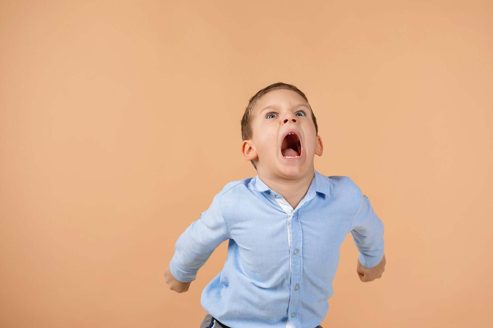 4 Tips to Stop Your Child from Screaming in Public