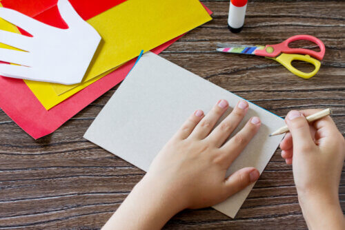 A drawing can be a good gift.