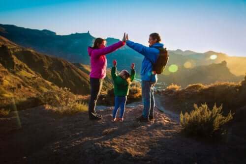 6 Things to Pack for a Family Outing