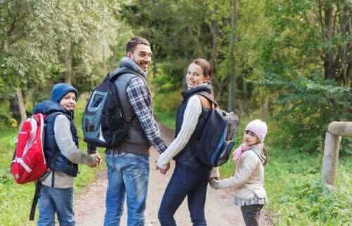6 Things to Pack for a Family Outing