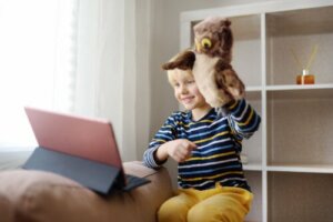 How to Explain Social Distancing to Children?