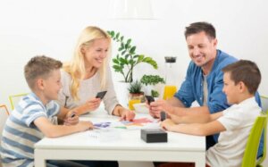 4 Observation Games to Have Fun at Home