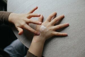 Keratosis Pilaris in Children: Symptoms, Causes and Treatment