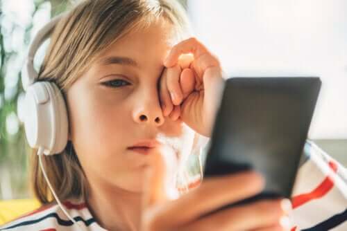 3 Tips to Manage Digital Stress in Children and Teenagers