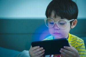 Cell Phones Aren't Toys for Kids