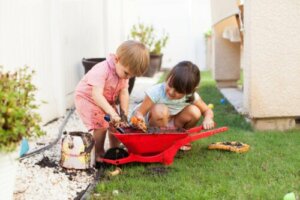 How Getting Dirty While Playing Affects Child Development
