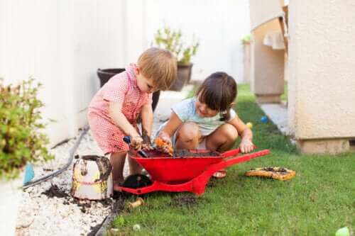 How Getting Dirty While Playing Affects Child Development