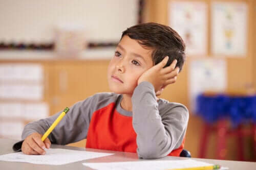 Distracted Children: What Attention Should You Reinforce