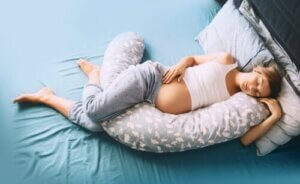 Pregnancy Pillow: Types and Benefits